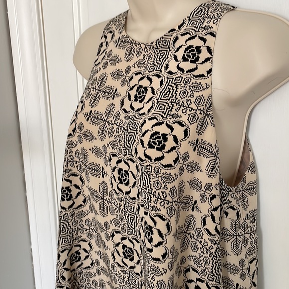 Elizabeth and James silk sleeveless top with pleated back - Picture 2 of 12